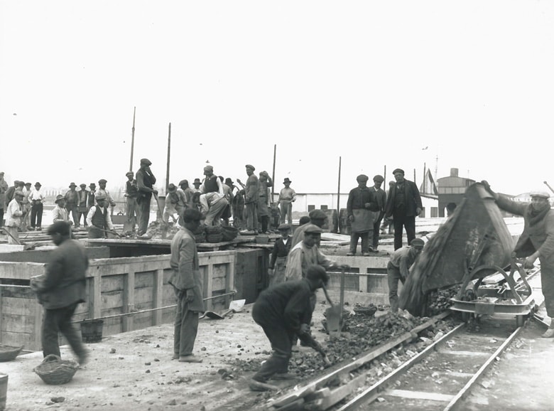 1921. Trabajadores de las obras