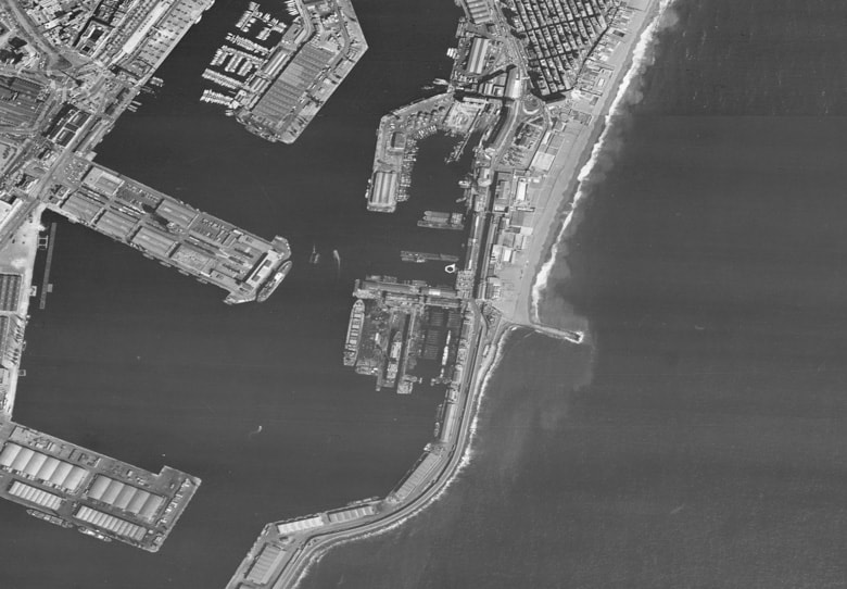 1980. El Port Vell en el año 1987, antes de la aprobación del plan especial de 1989
